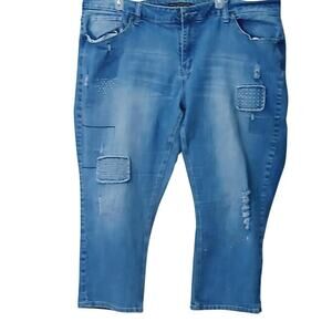 Womens Plus Size Distressed Capri Jeans by Cato